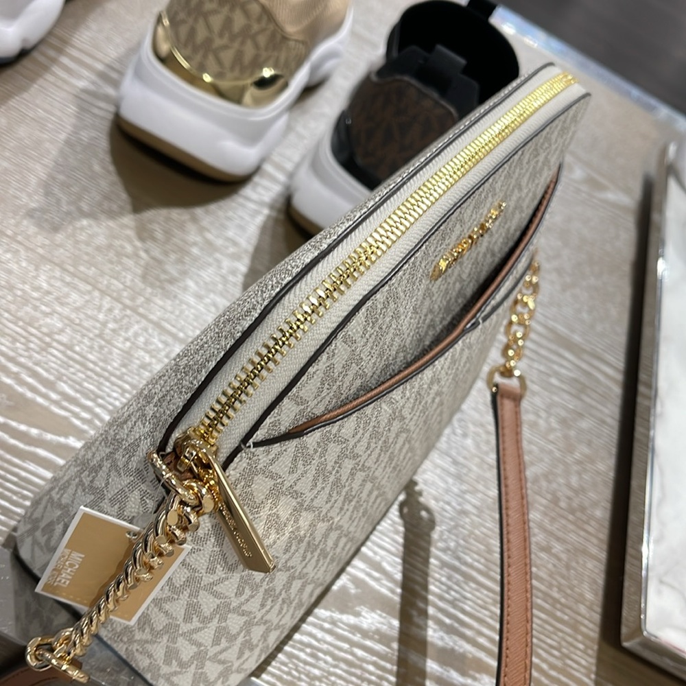 MICHAEL KORS Jet Set Medium Logo Dome Satchel Crossbody XCROSS XBODY
Vanilla - Picture 4 of 16